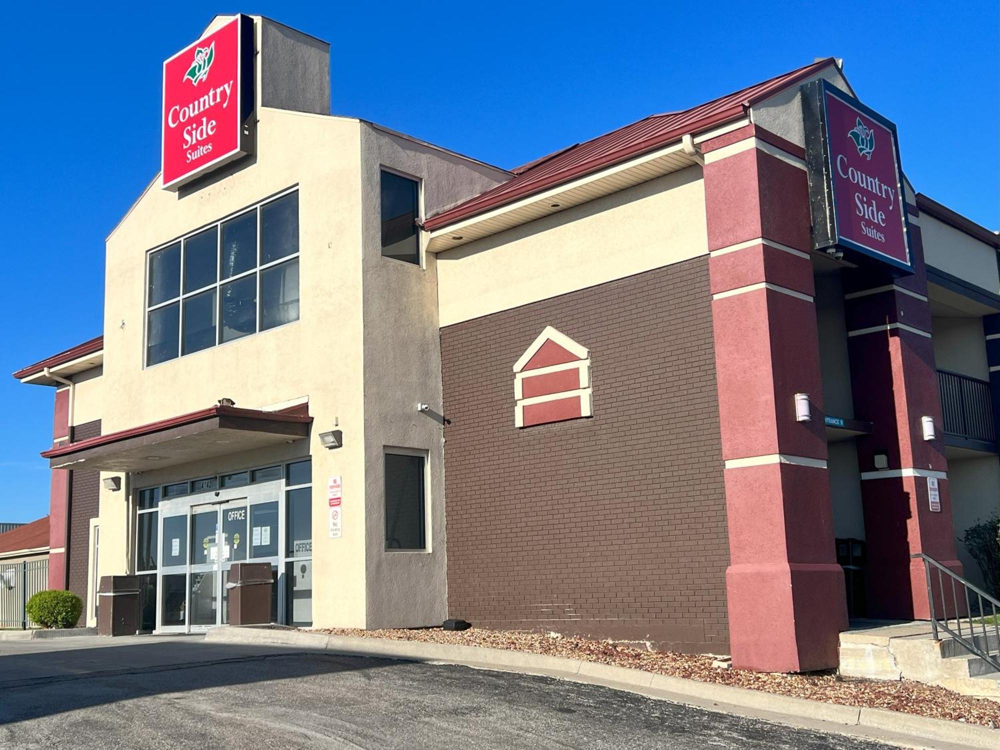 Countryside Suites Kansas City Independence I-70 East Sports Complex Hotel Exterior photo