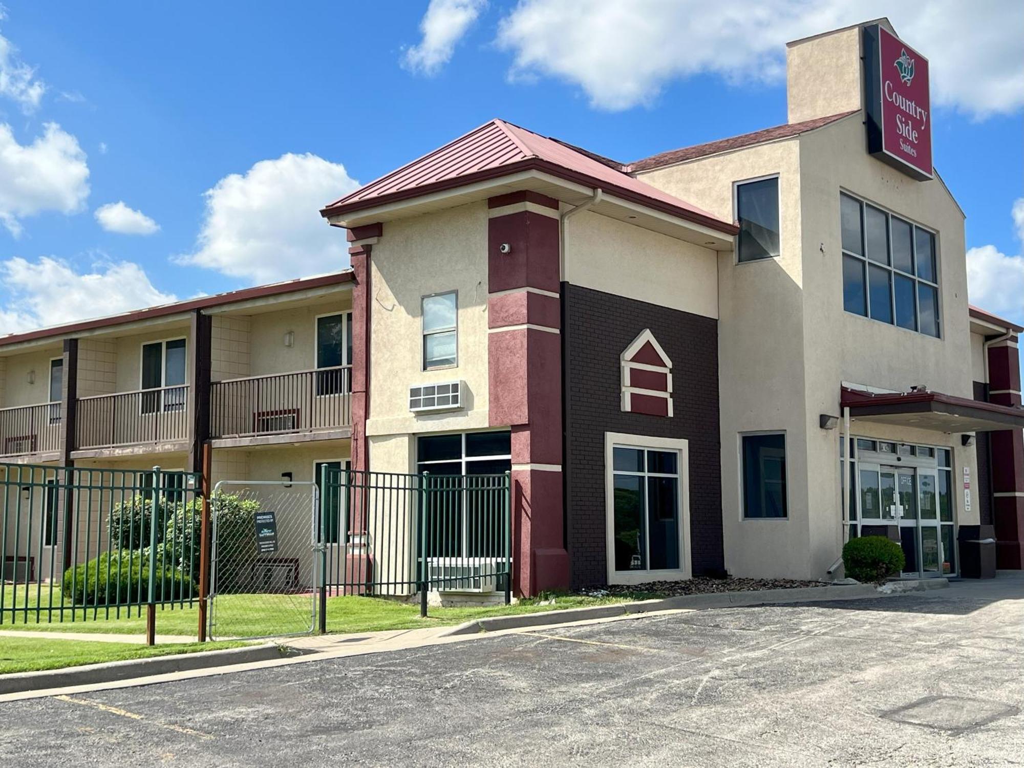 Countryside Suites Kansas City Independence I-70 East Sports Complex Hotel Exterior photo