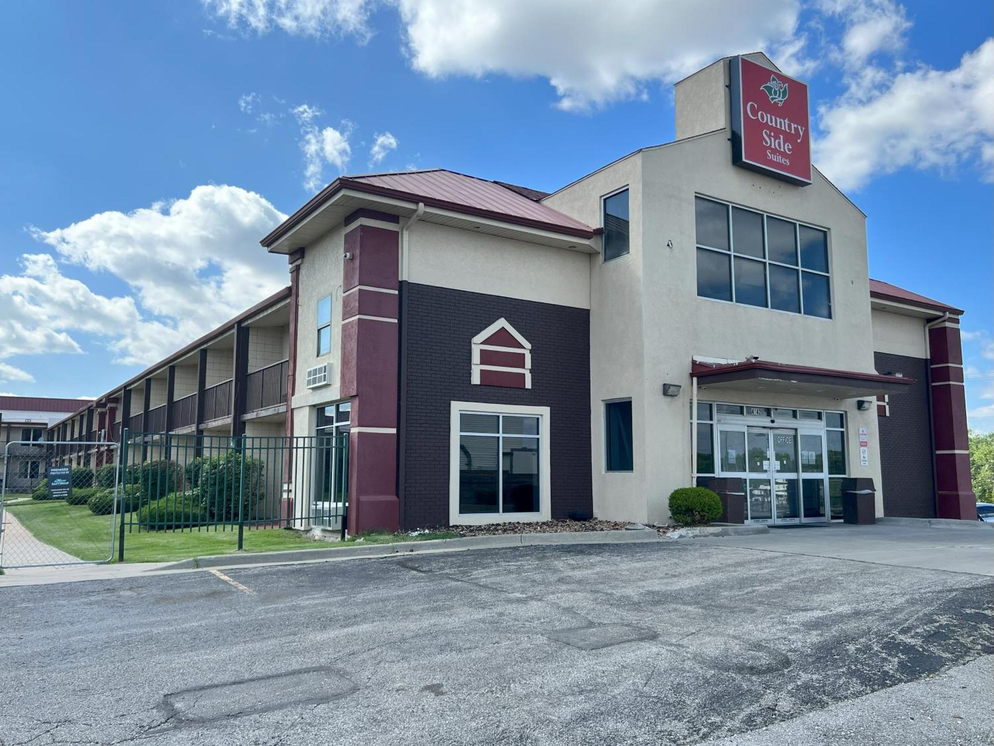 Countryside Suites Kansas City Independence I-70 East Sports Complex Hotel Exterior photo