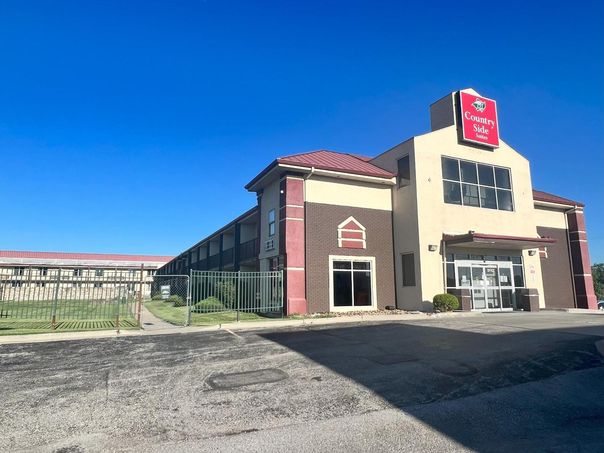 Countryside Suites Kansas City Independence I-70 East Sports Complex Hotel Exterior photo